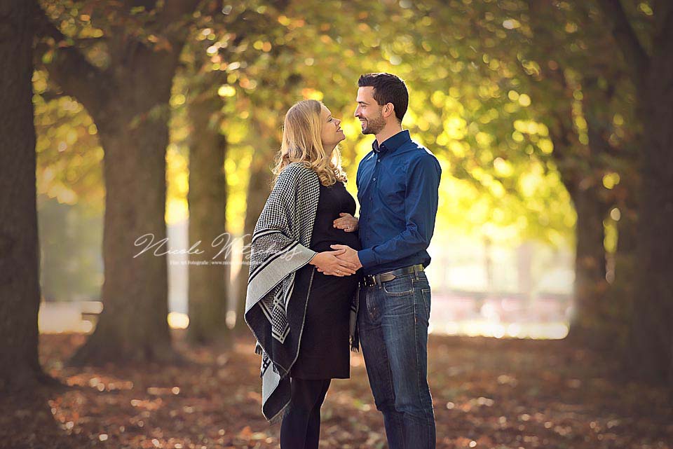 Babybauchbilder-babybauch-fotoshooting-schwangerschaft-fotos-bilder-nicole-witschass-fine-art-fotografie-stuttgart-leonberg-calw