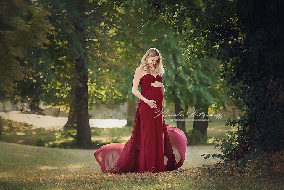 Babybauchbilder-babybauch-fotoshooting-schwangerschaft-fotos-bilder-nicole-witschass-fine-art-fotografie-stuttgart-leonberg-calw