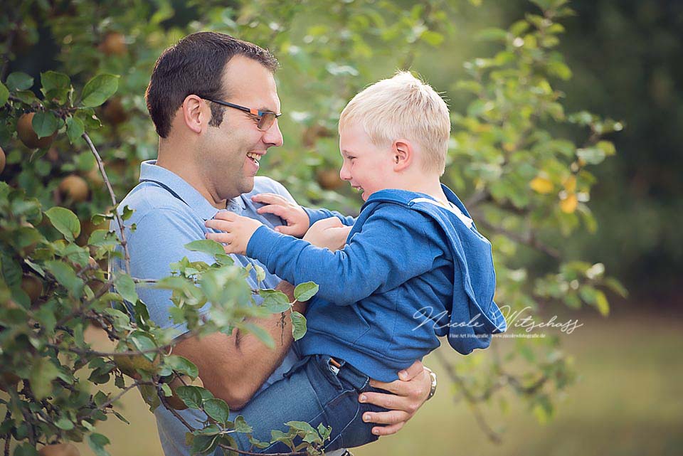 Familienfotograf-stuttgart-leonberg-sindelfinden-essllingen-natürlich-lebendig-lebhaft-echt