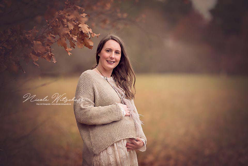 Babybauchbilder-babybauch-fotoshooting-schwangerschaft-fotos-bilder-nicole-witschass-fine-art-fotografie-stuttgart-leonberg