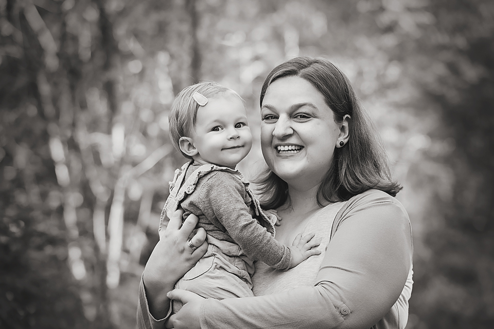 collage einer dreikoepfigen familie bei ihrem familienshooting mit professioneller fotografin aus stuttgart