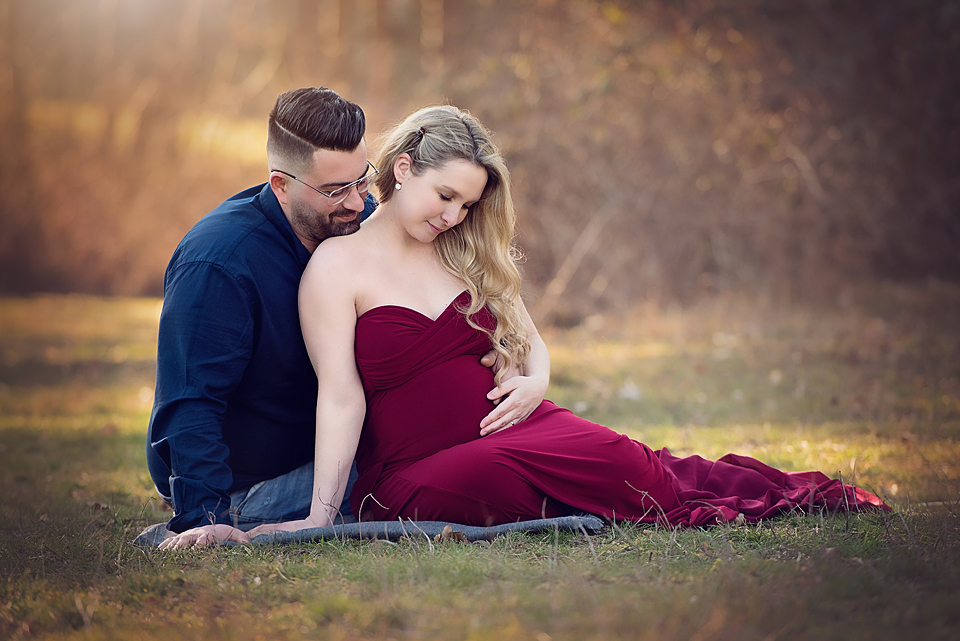 Babybauchshooting, Babybauchfotos, Babybauchbilder mit Partner, Bilder in der Natur von professionellem Fotogragen in Stuttgart und Umgebung